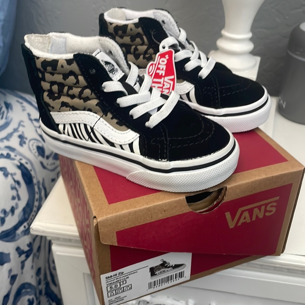 Vans toddler size 5- BRAND NEW